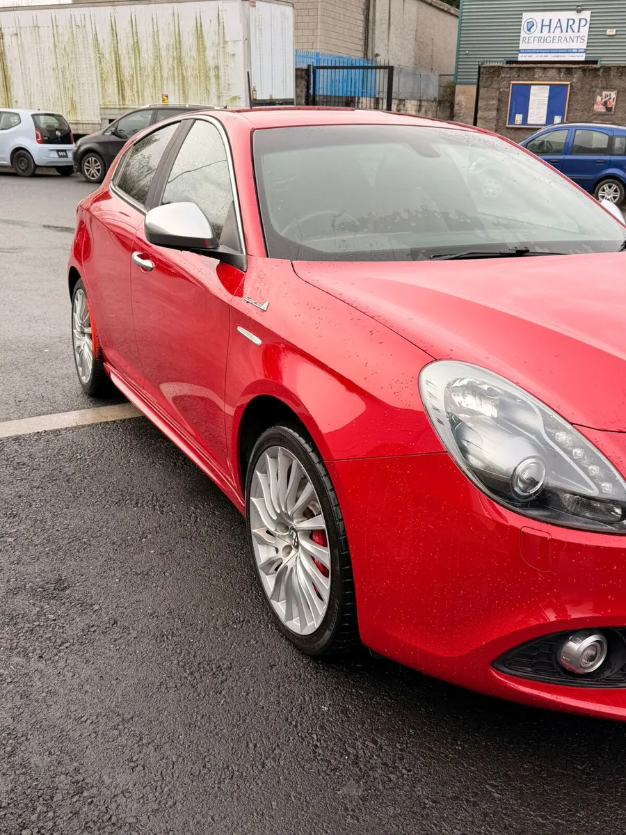alfa romeo  gulietta 2016 red - Image 4