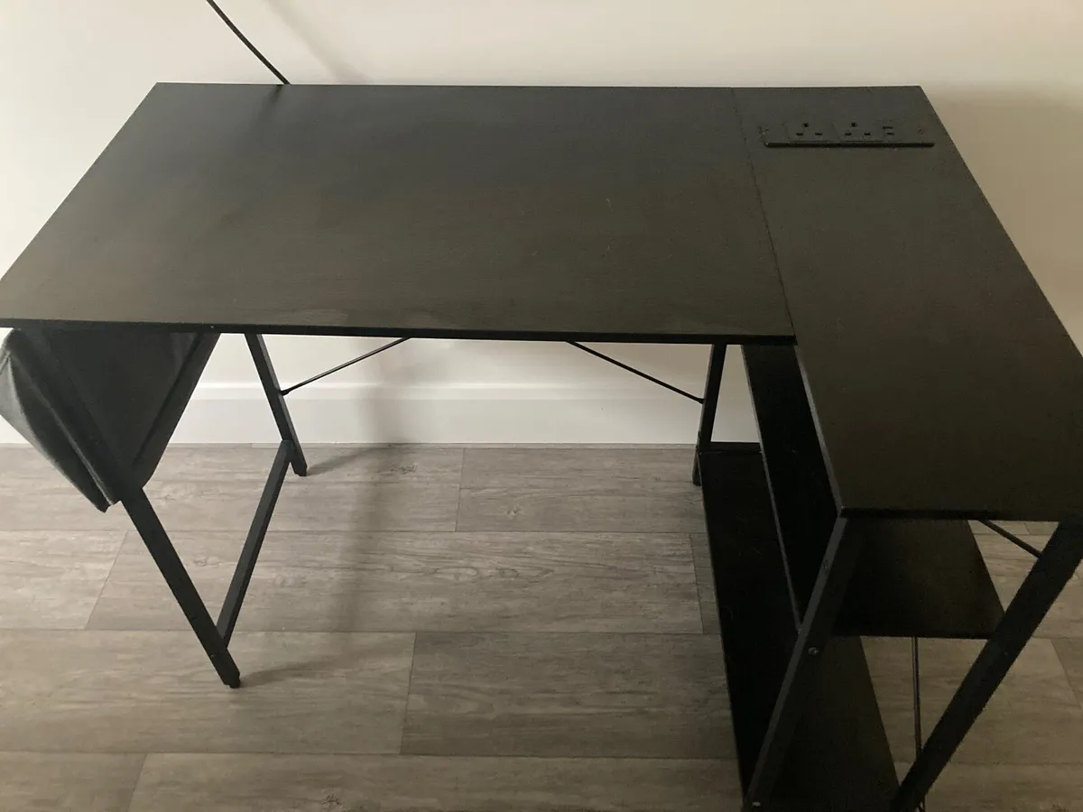 Gaming table and neon light - Image 1