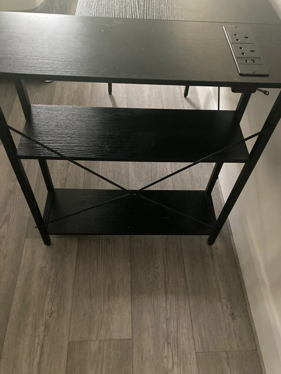 Gaming table and neon light - Image 4