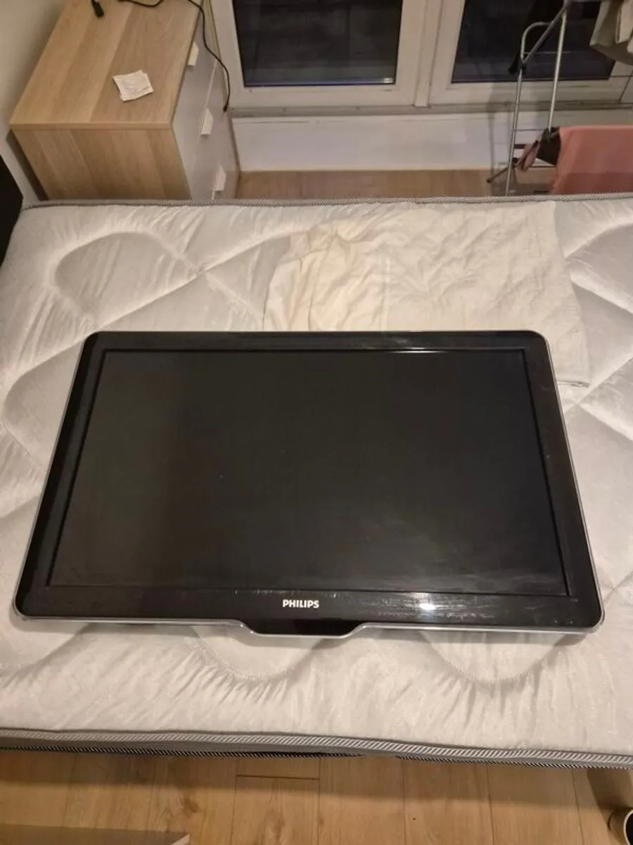 tv 37in Philips non smart TV - Image 1
