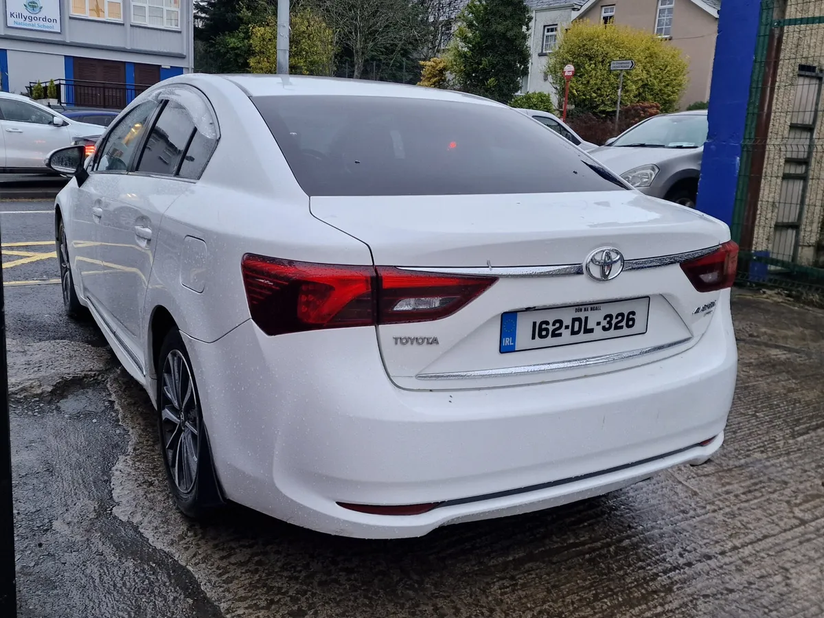 Toyota Avensis 2.0 D-4D SOL NAVI 4dr - Image 3