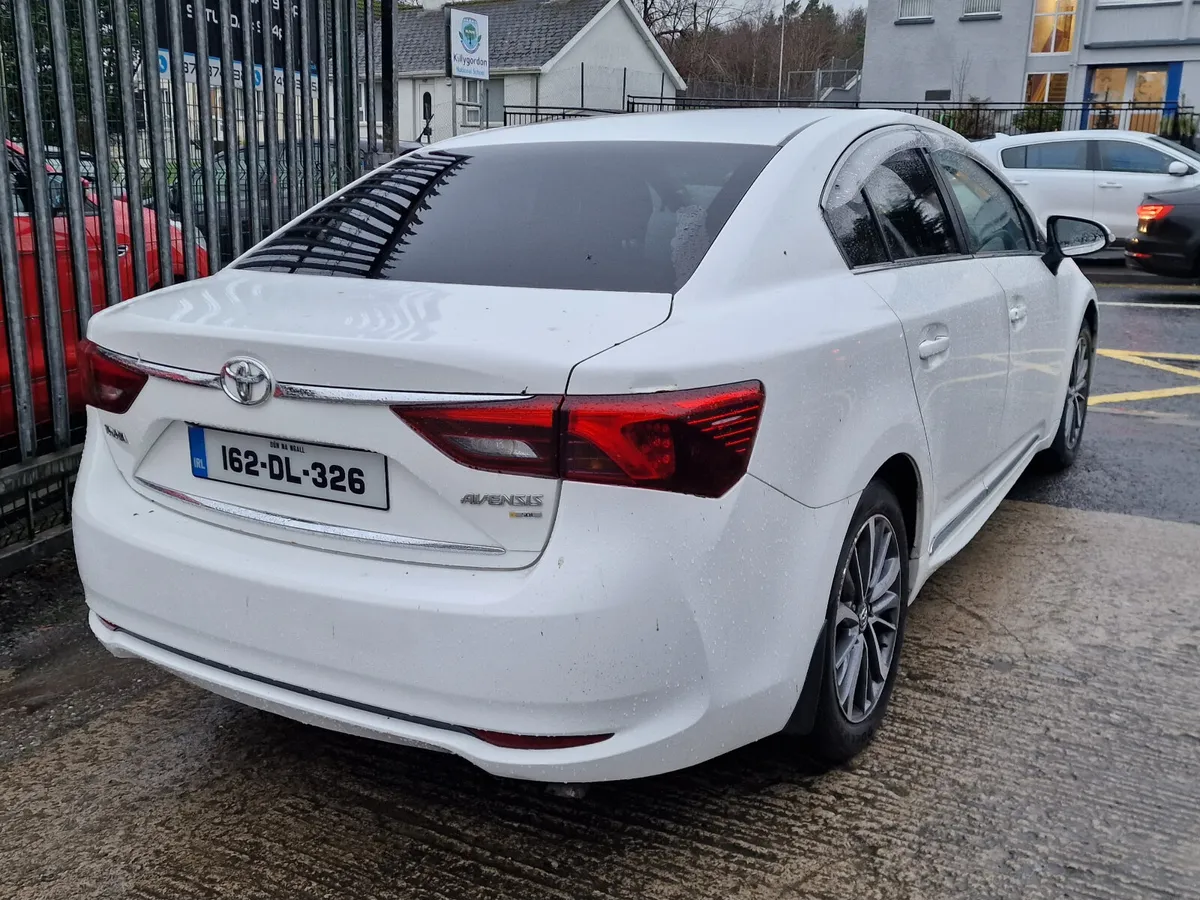 Toyota Avensis 2.0 D-4D SOL NAVI 4dr - Image 4