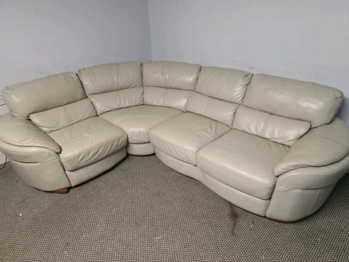 Corner sofa - Image 1