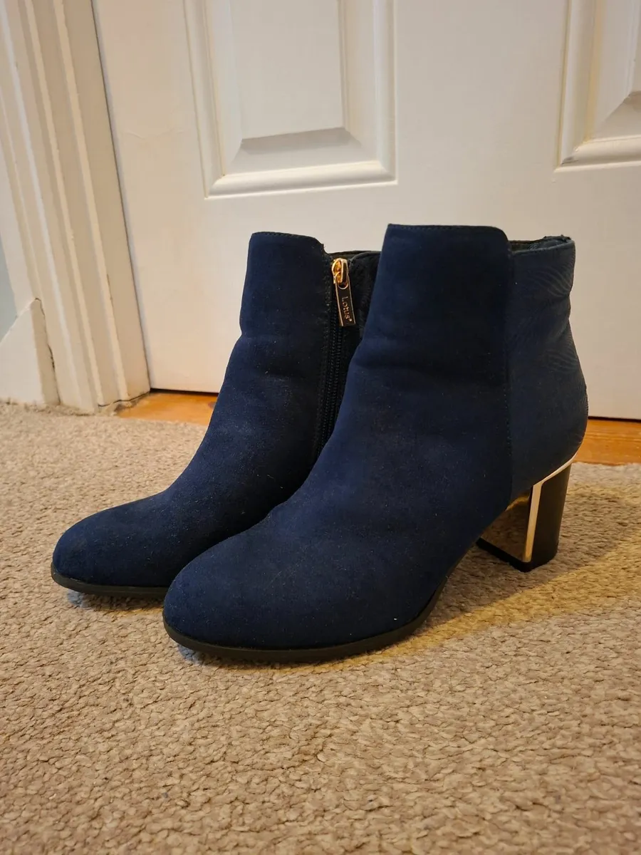 Navy Lotus Boots size 5 - Image 1