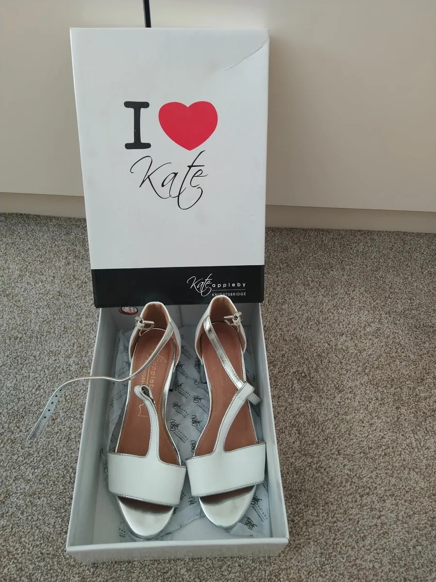 Ladies shoes - Image 1