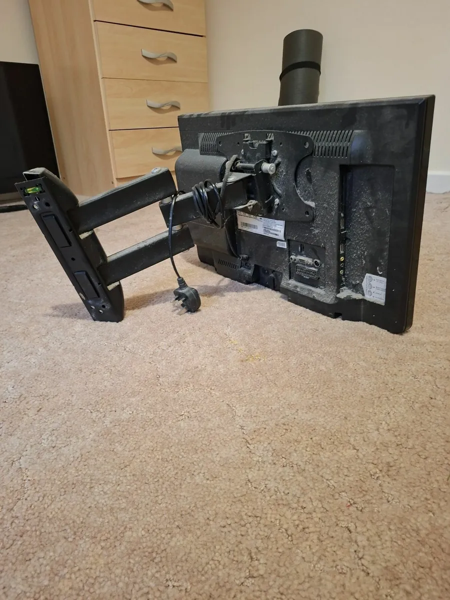 Small Toshiba TV with Wall Bracket - Image 2