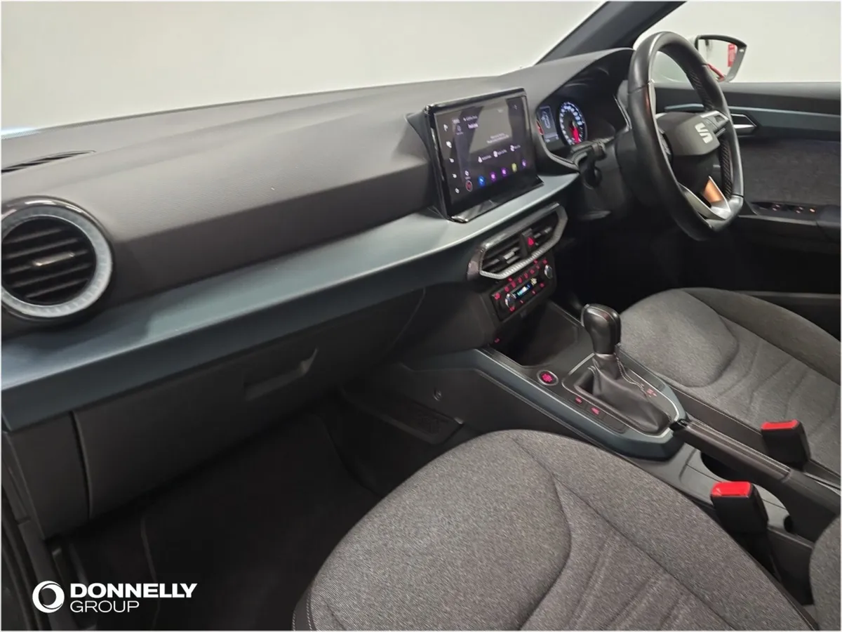 SEAT Arona Hatchback XPERIENCE - Image 2