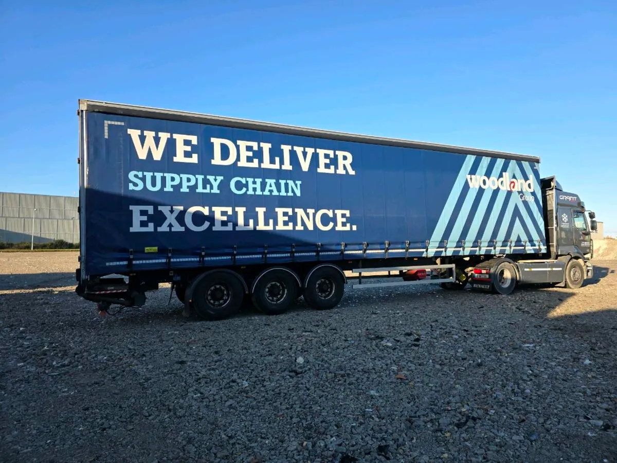 SDC Tail Lift Curtainside Trailers - Image 2