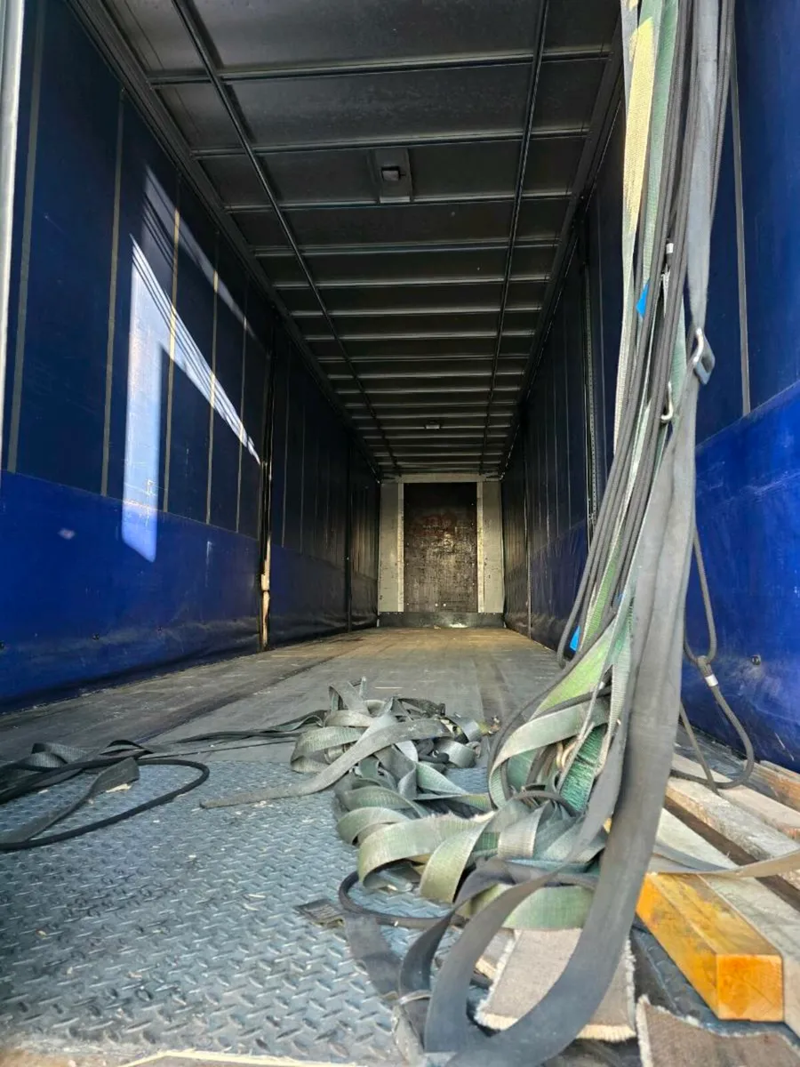 SDC Tail Lift Curtainside Trailers - Image 4