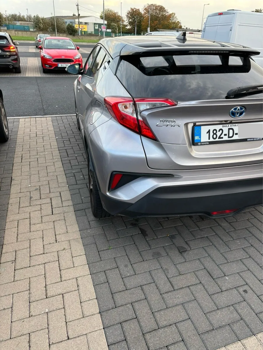 🚗 2018 Toyota C-HR Hybrid Luna Sport – Automatic - Image 3