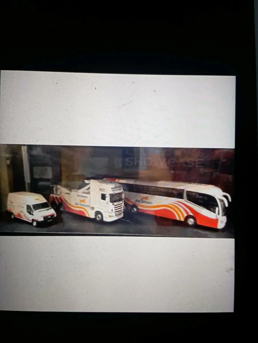 DIE-CAST 1-76 SCALE lRiZAR i6-BUS EIREANN BOXSET - Image 1