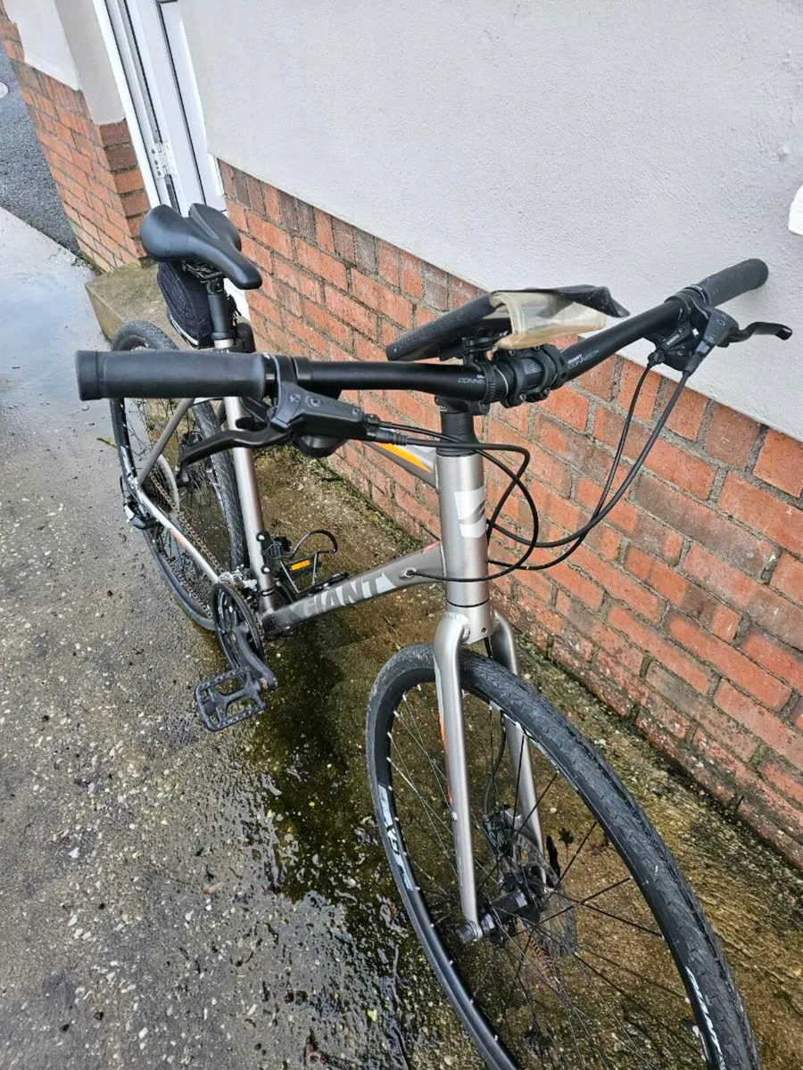 Hybrid Giant Escape 1 Bike - Image 2