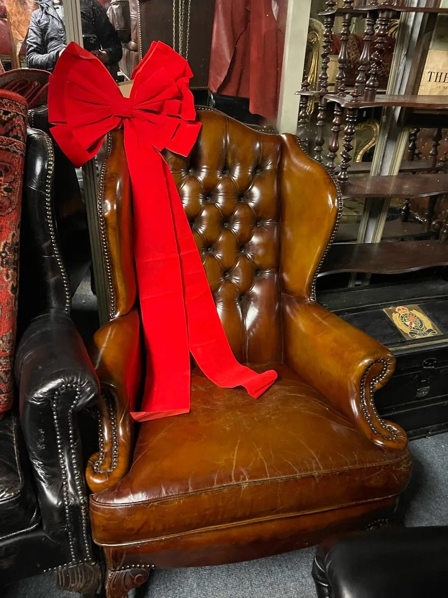 Antique chesterfield chair 🎄🎄🎄🎄 - Image 1
