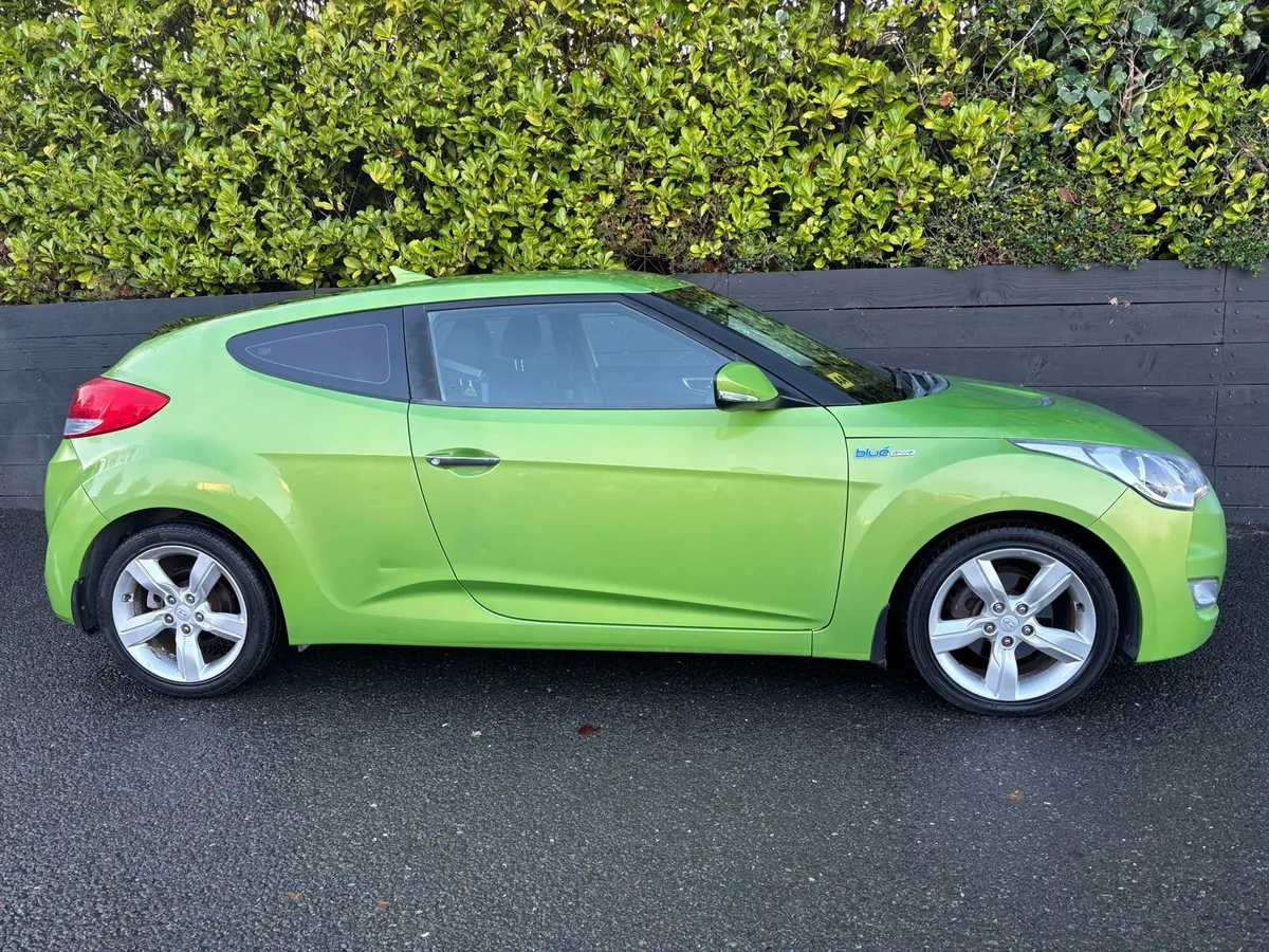 2013 HYUNDAI VELOSTER *BRAND NEW NCT* - Image 2