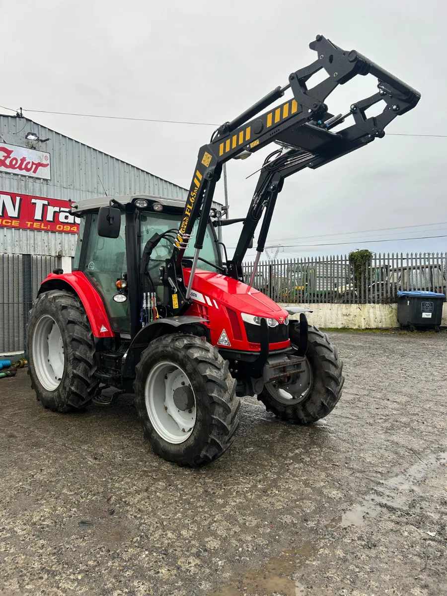 2017 Massey Ferguson 5712 c/w Loader - Image 4