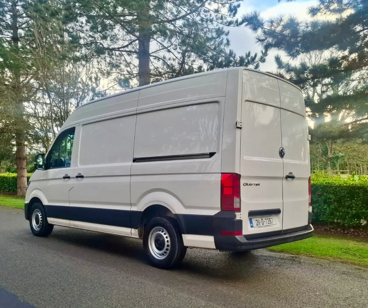 Volkswagen Crafter 2021 DOE 12/26 - Image 2