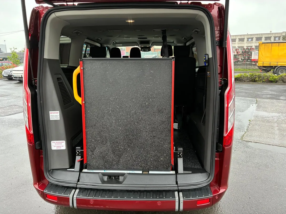 2023 Ford Tourneo Custom - 5 seats + wheelchair - Image 4