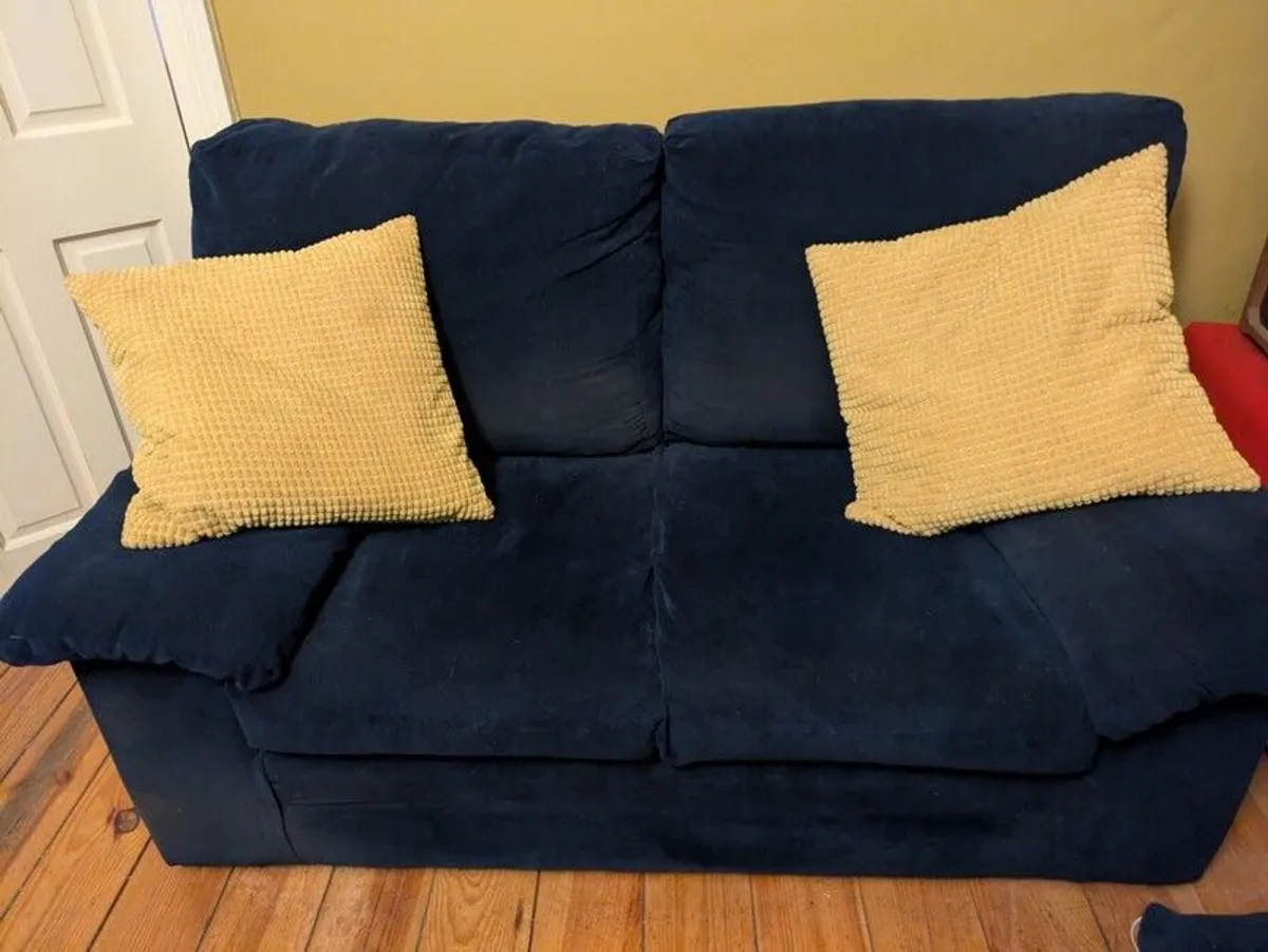 Sofa couch - Image 1