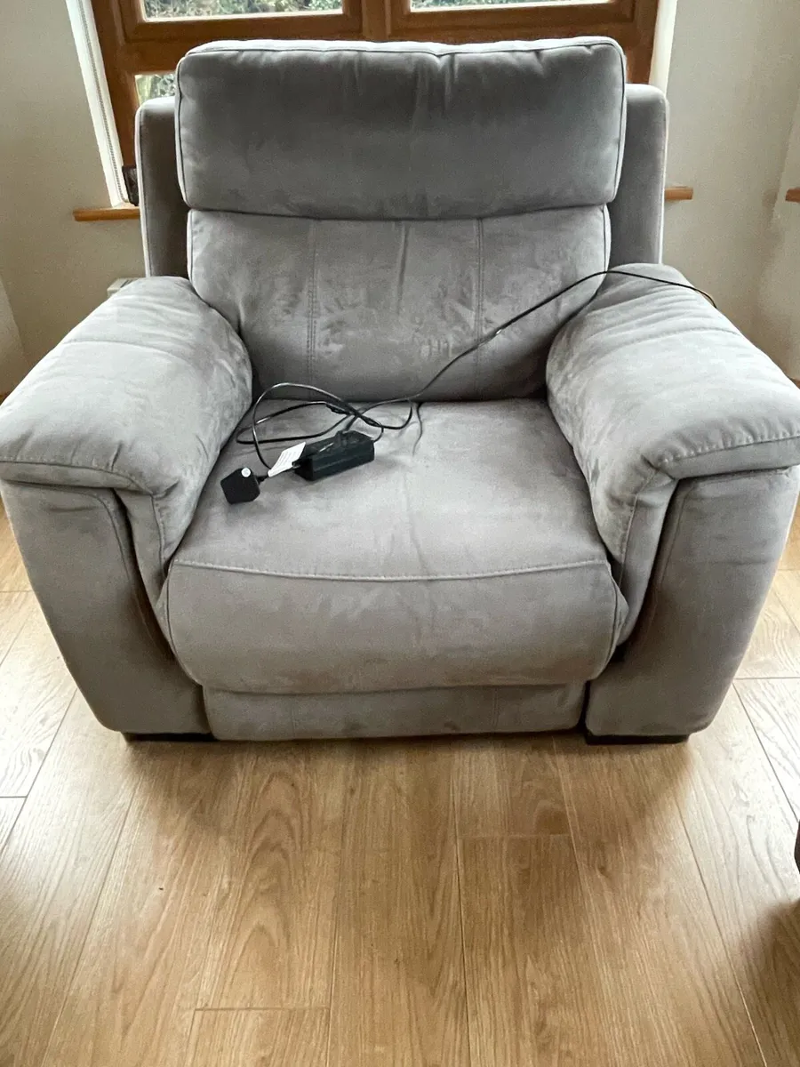 Armchair electric