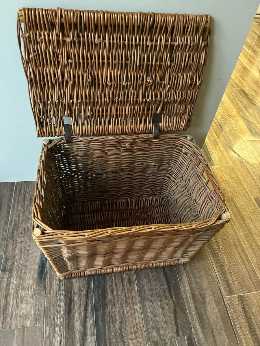 Fortnum & Mason vintage wicker picnic basket - Image 2