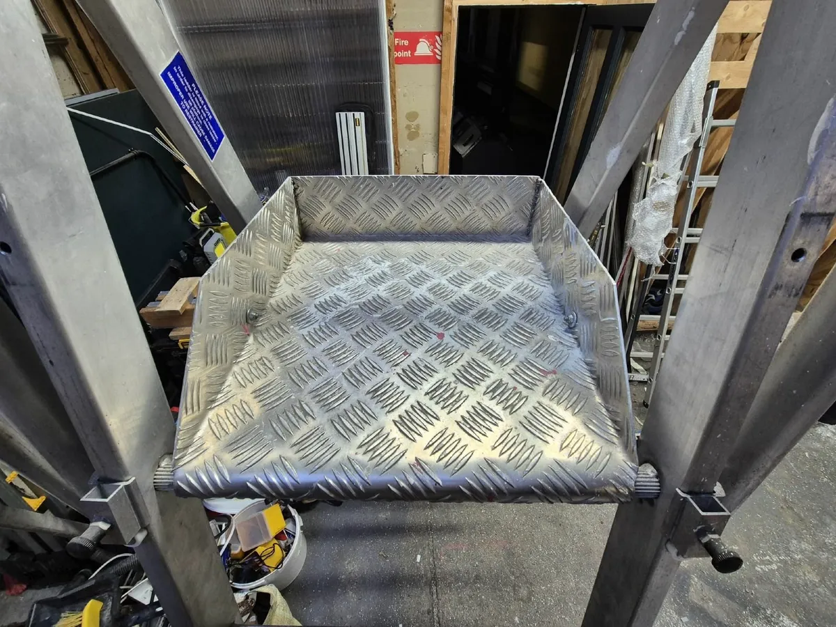 Heavy-Duty Podium Step Ladder – 1.8m Platform - Image 2