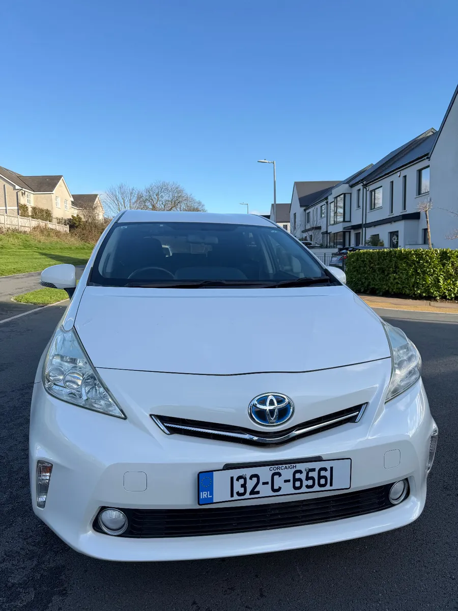 Toyota Prius 2013 alpha - Image 3