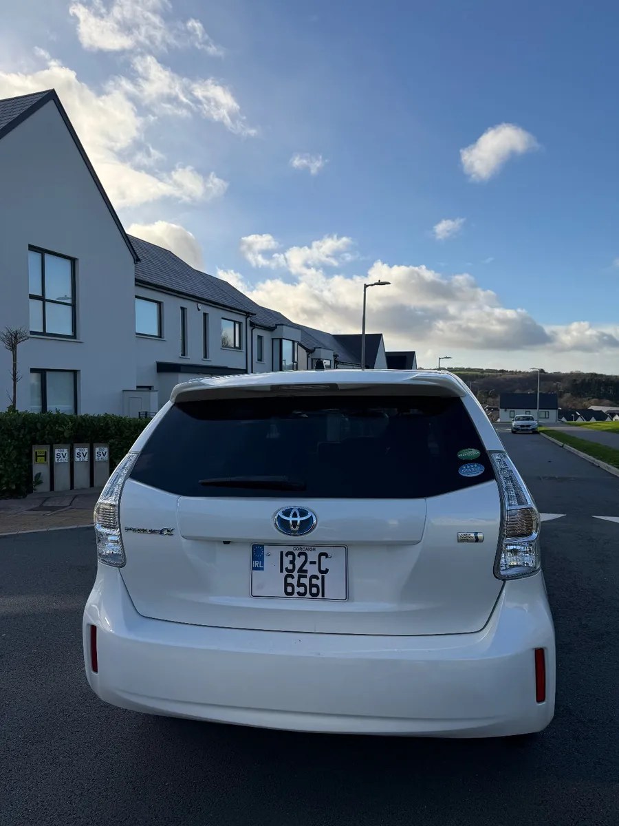 Toyota Prius 2013 alpha - Image 1