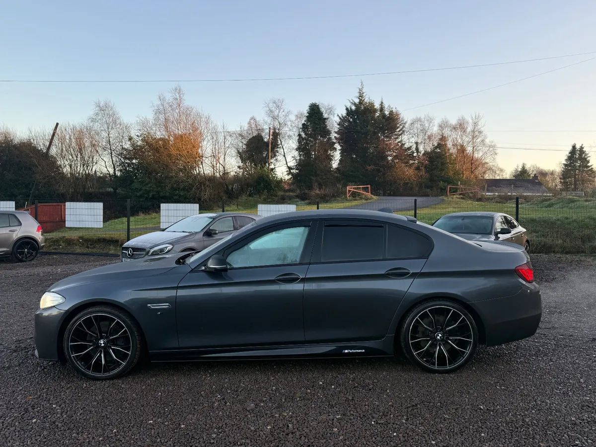 BMW 5-Series 2016 - Image 4