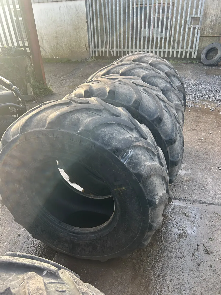 4 x Vredestein 500/70/R24 Tyres - Image 3