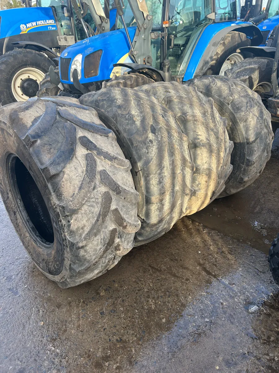 4 x Vredestein 500/70/R24 Tyres - Image 2