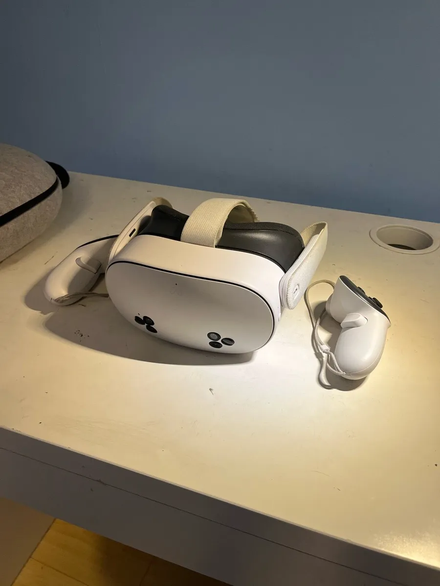 Meta Quest 3s+Xbox one with games LOOK IN DESC - Image 2