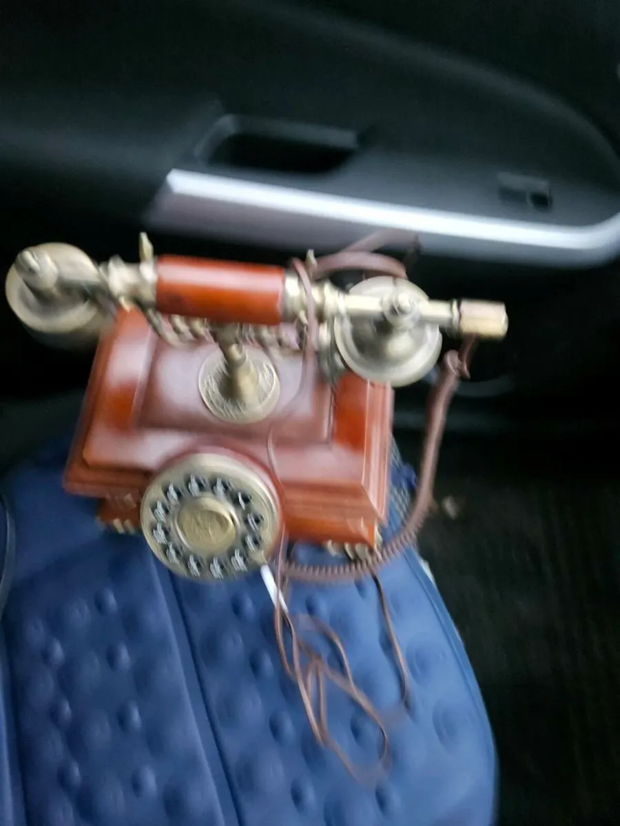 Vintage telephone - Image 2