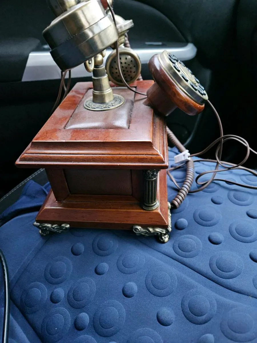 Vintage telephone - Image 4