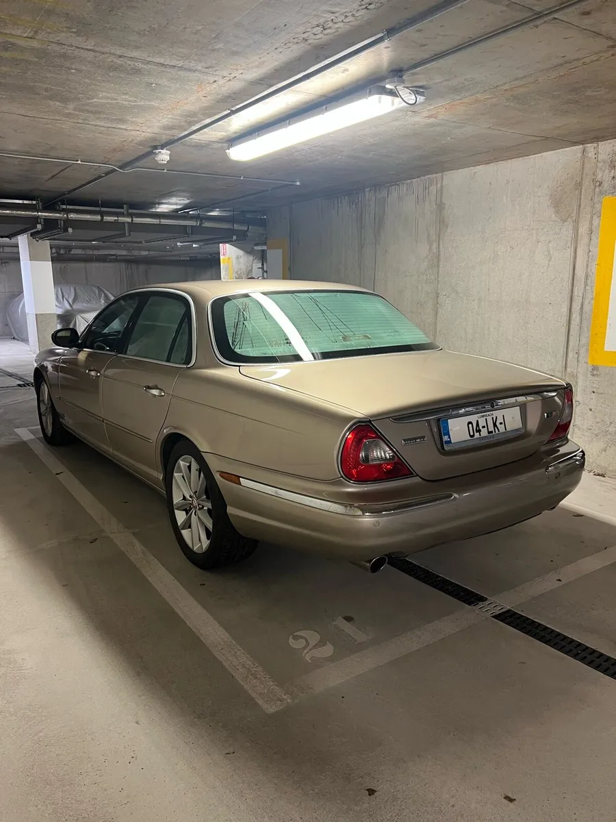 2004 Jaguar XJ Super V8 - Image 3