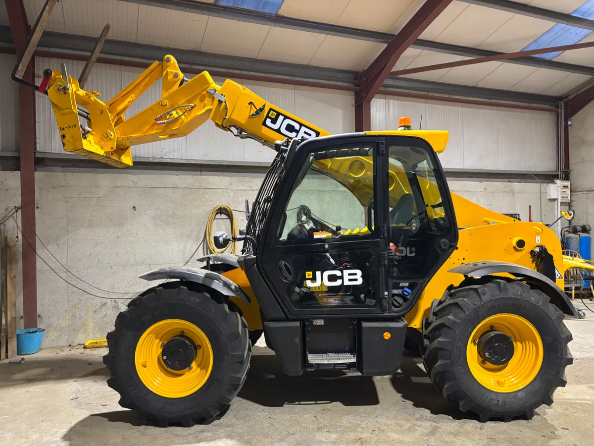 2020 JCB 531-70 AGRI   (2335 Hours)