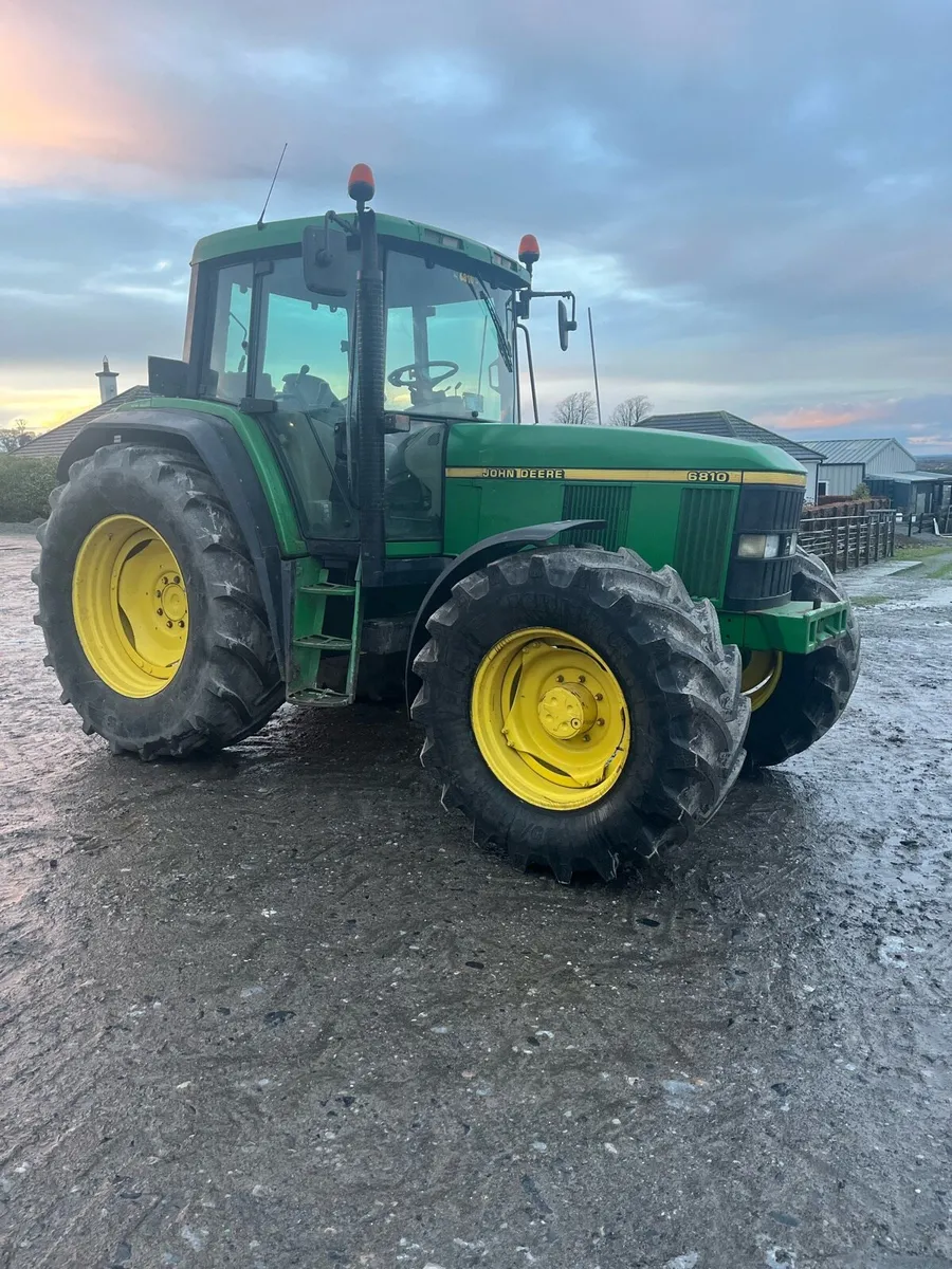 John Deere 6810 - Image 1