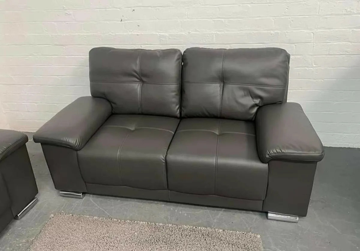 Hanson Fullback Cushions Leather Sofa Set - Image 4