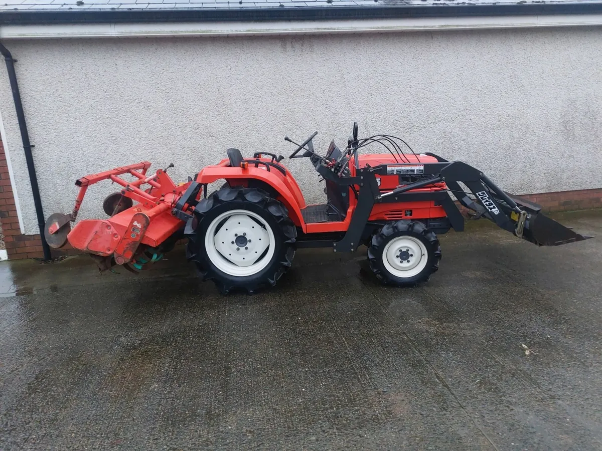 Kubota Gt5 Tractor with front loader and rotavator - Image 3