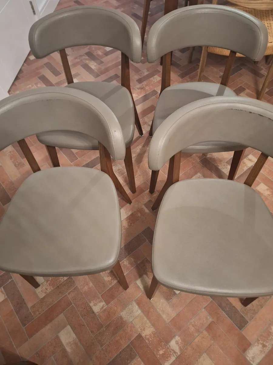 Dining chairs - Image 1