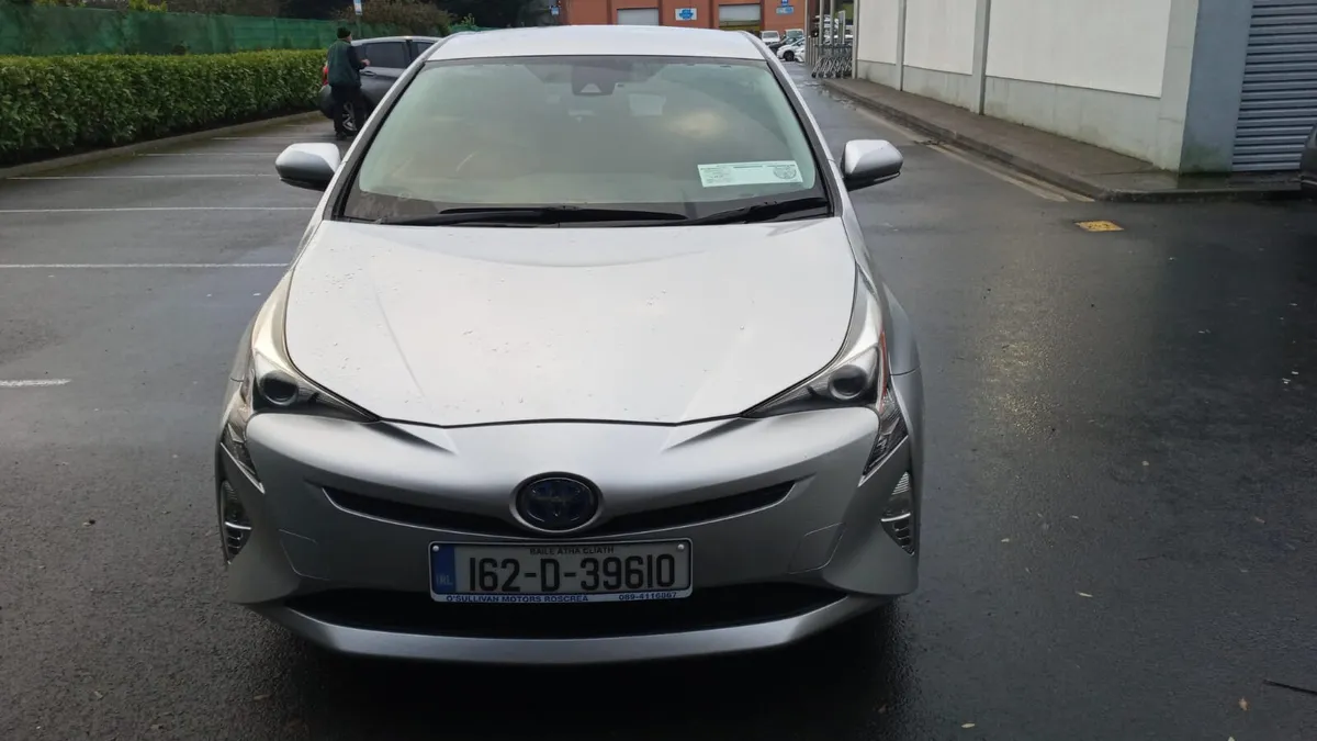 TOYOTA PRIUS / 2016 / 1.8 PETROL HYBRID / AUTO - Image 2