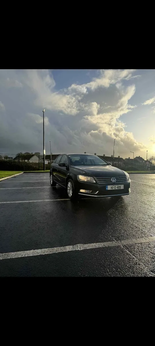 2014 volkswagen passat - Image 2