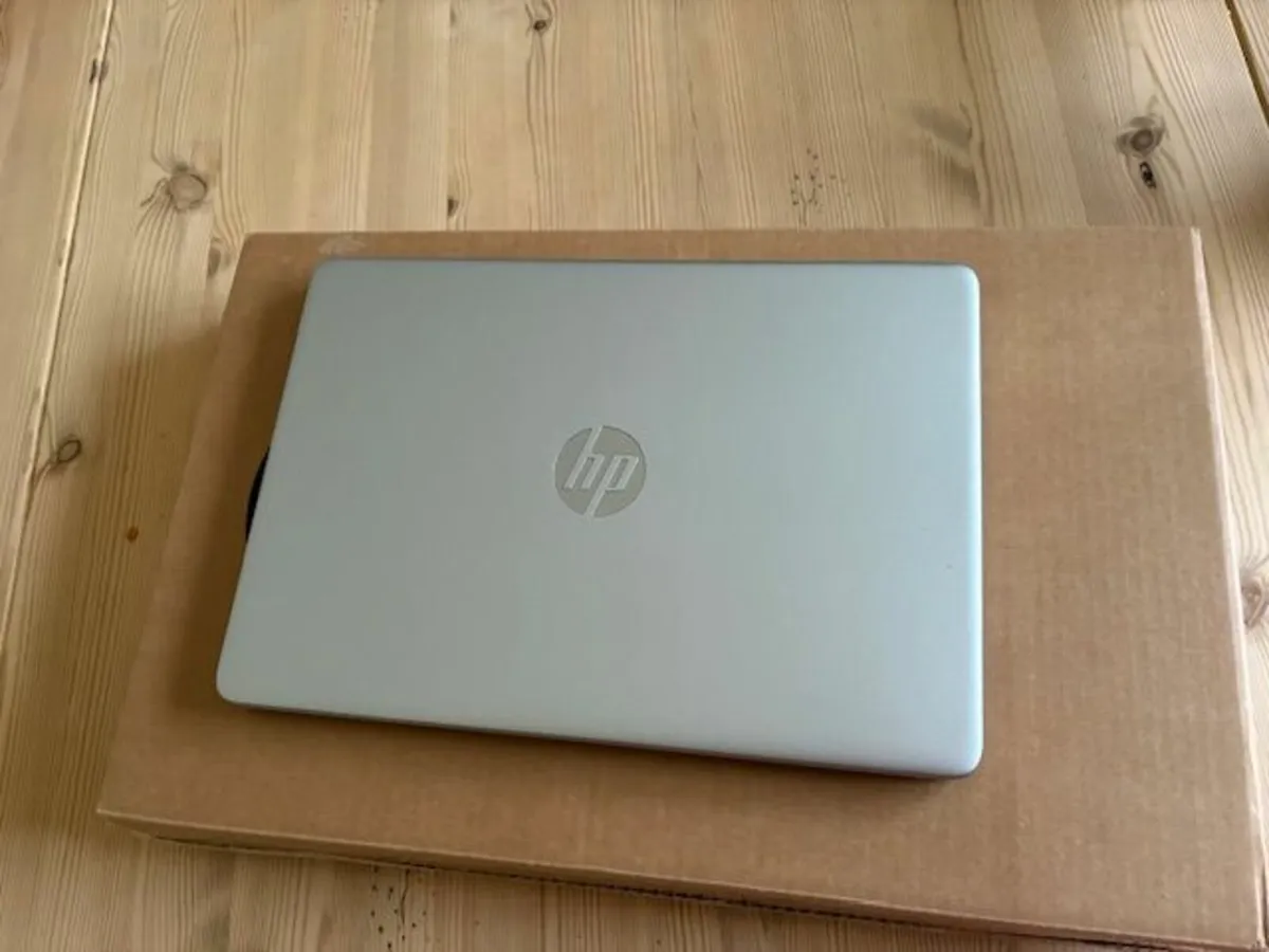 laptop - Image 2