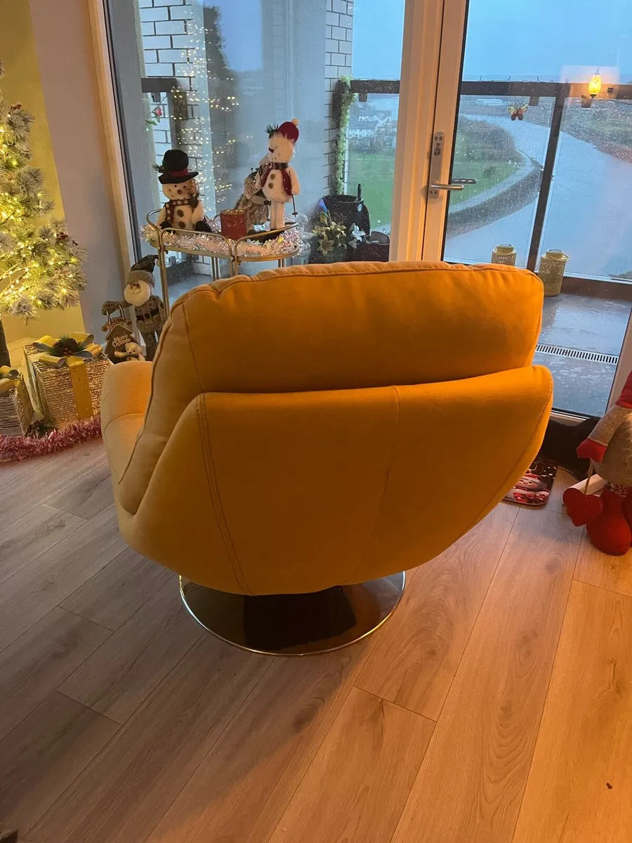 Large Fabric Swivel Chair - Image 2