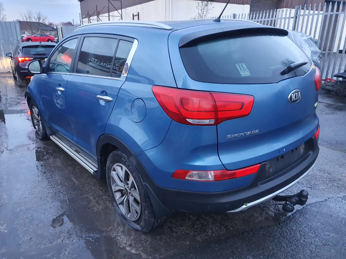 14 KIA SPORTAGE  1.7 CRDI (D4FDE) FOR BREAKING - Image 3