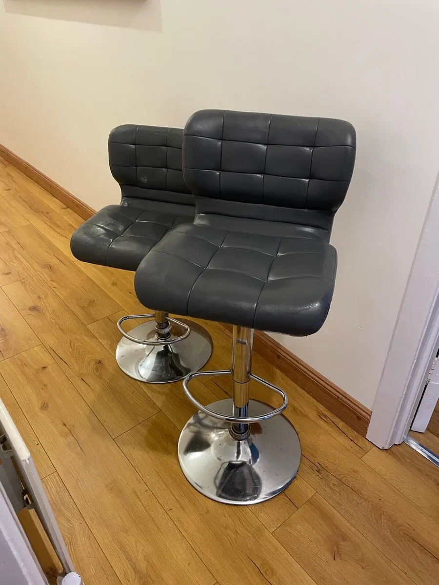 2 bar stools dark grey (2 for €60) - Image 3
