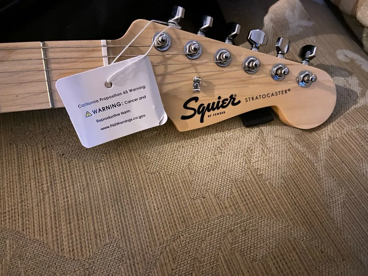 Squire Sonic Stratocaster - Image 3