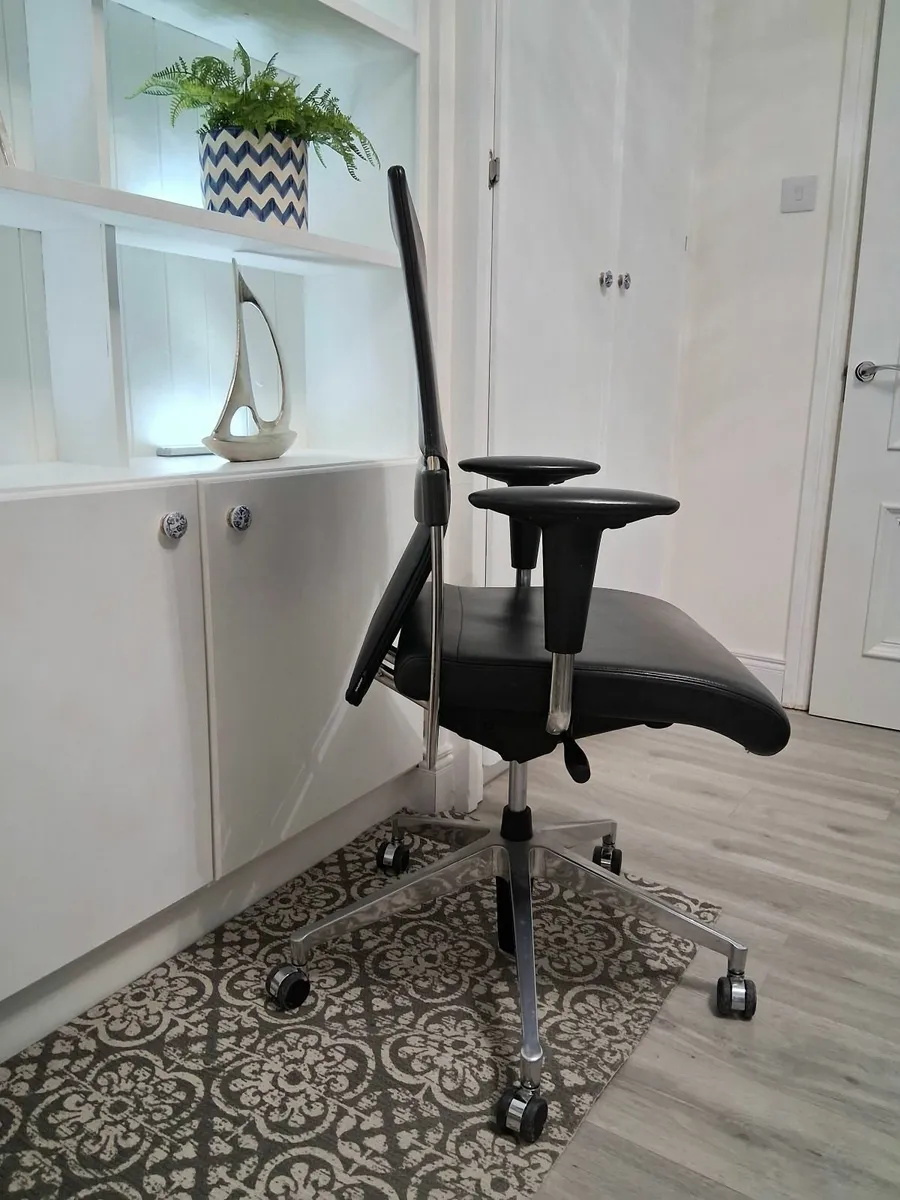 Executive Leather Office Chair - Image 2
