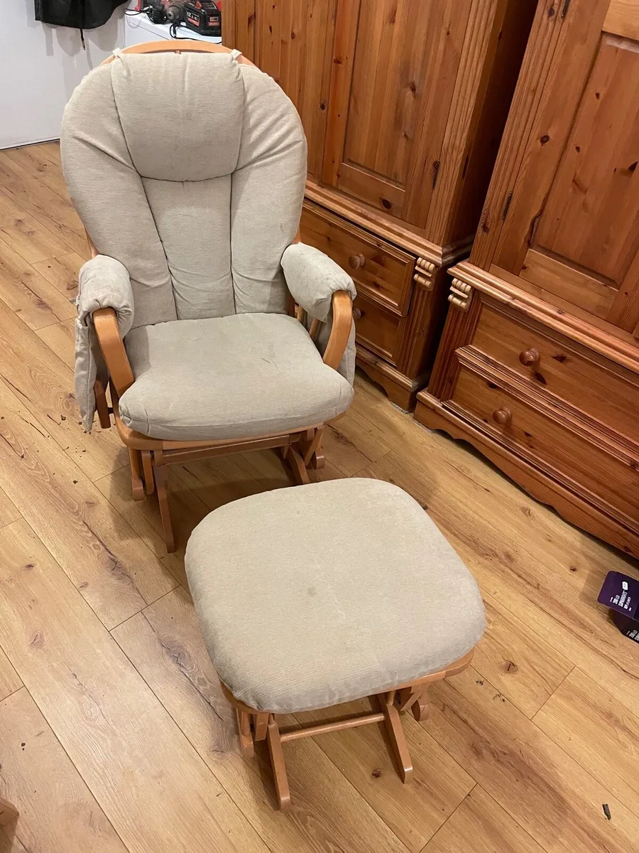 Mama & Papas rocking chair + foot stool - Image 1