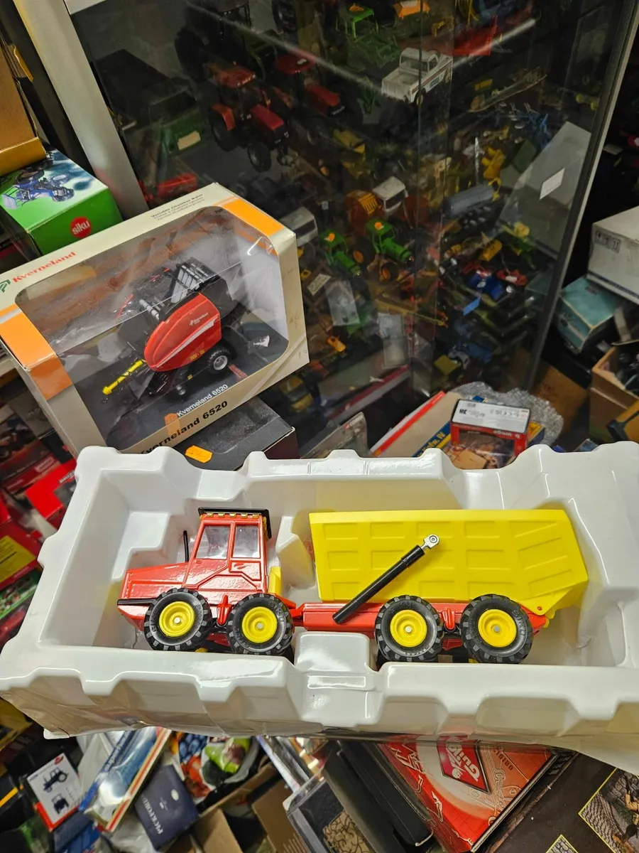 Britain's Siku Tipper Dumper - Image 1