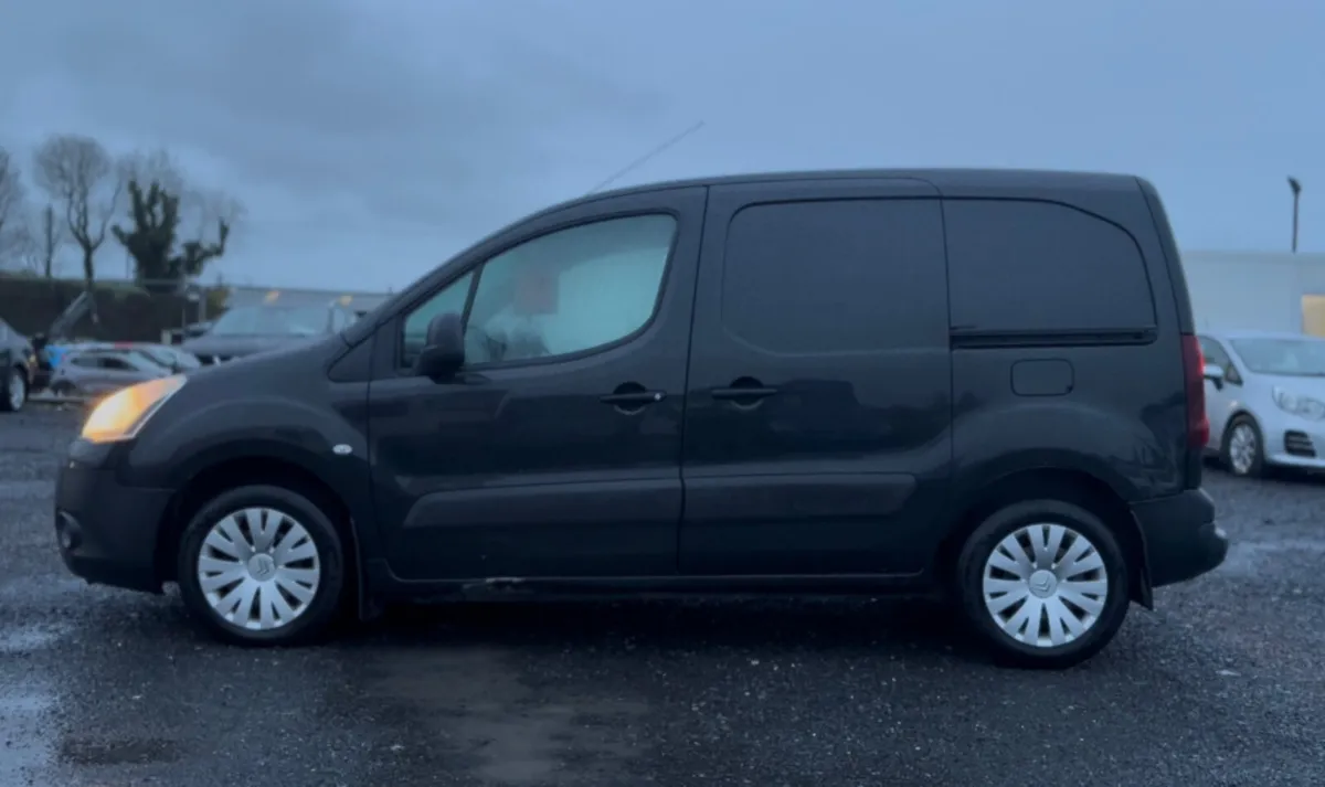 Citroen Berlingo 2012  3 seater - Image 4
